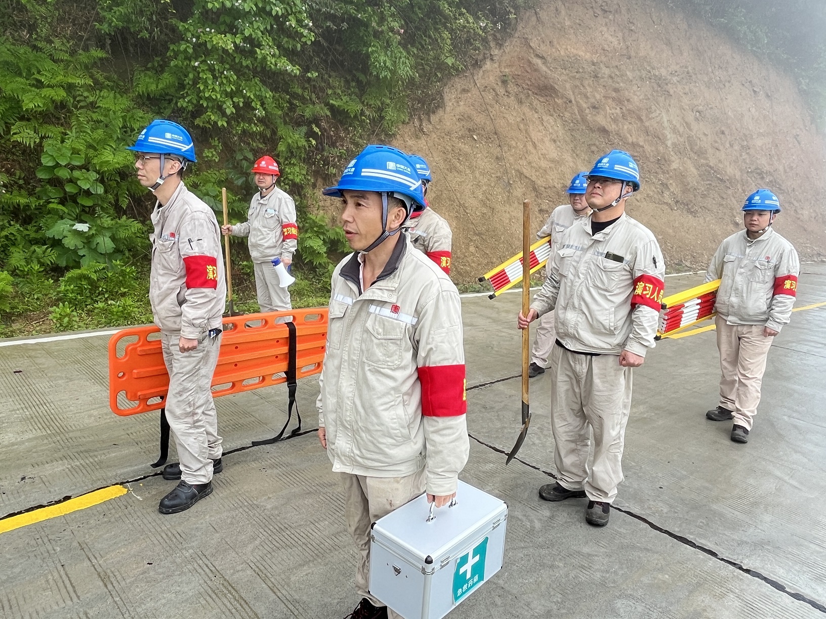 開展地質(zhì)災(zāi)害演練.jpg